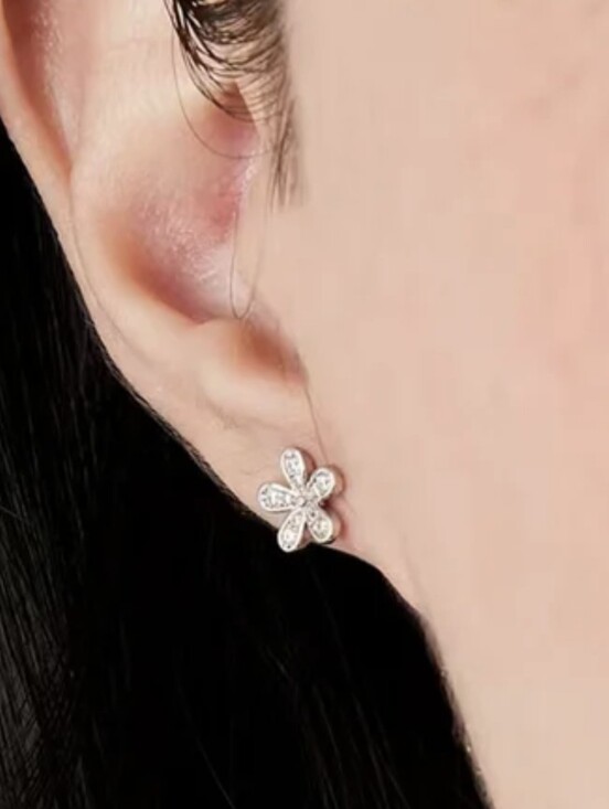 kate spade Jewelry - Kate Spade Gleaming Gardenia Flower Stud Earrings Cubic Zirconia/Titanium NWT